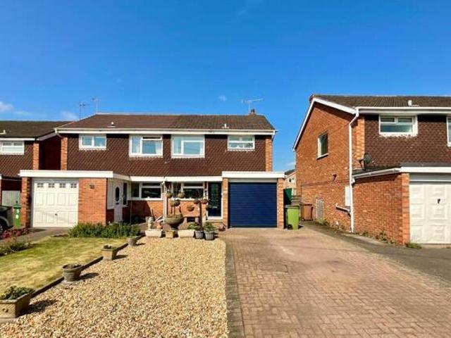 House for sale in Stone, Baswich