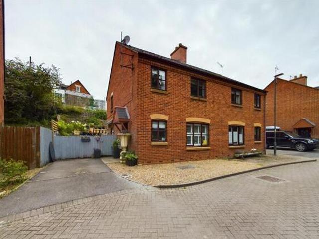 House for sale in Thrupp, School House