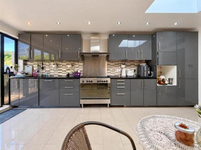 Farm for sale in London Borough of Hounslow, Hanworth