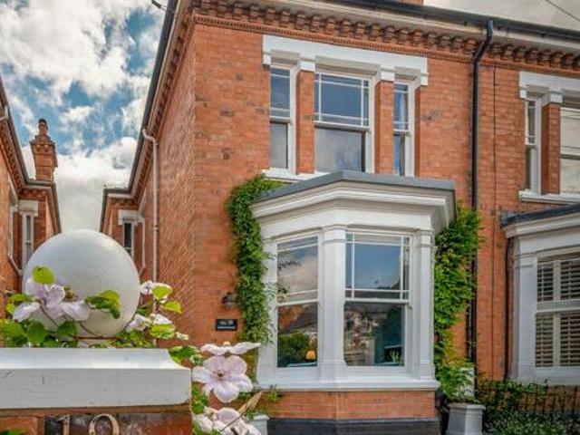 House for sale in Lyppard Grange, Worcester