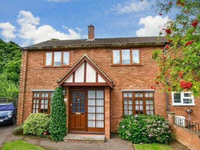 House for sale in Loughton, Epping Forest