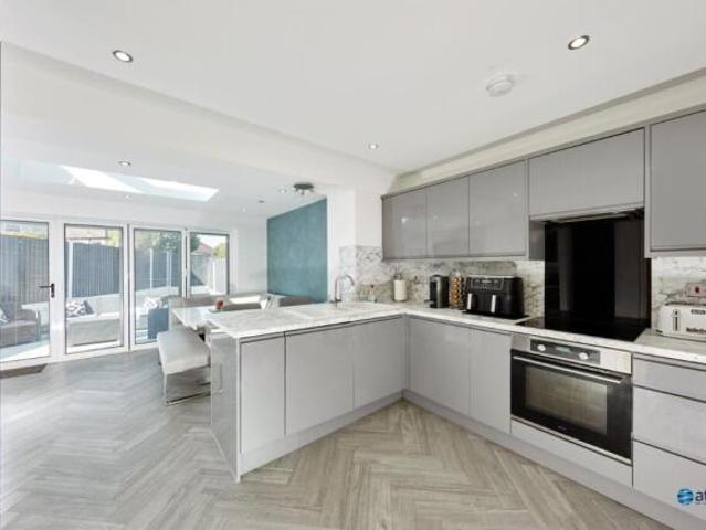 Farm for sale in Walcot West, Rodbourne