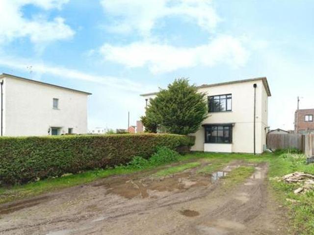 House for sale in Tilbury, Essex