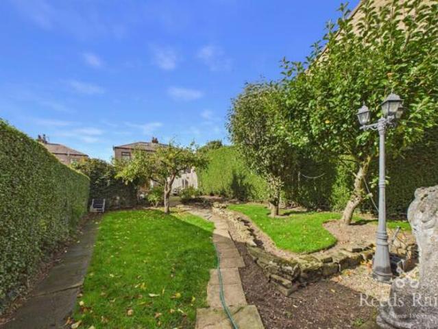 Farm for sale in Toftshaw, Bradford