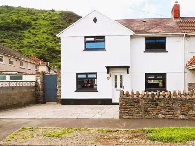 House for sale in Taibach