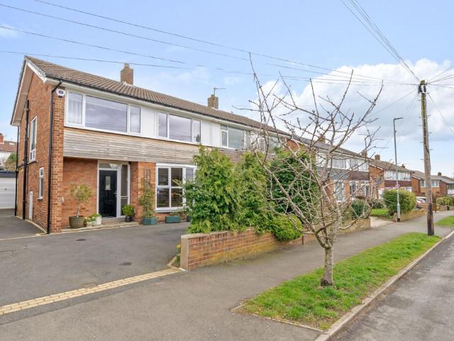 Semi Detached House for sale in Horsforth Semi Detached House for sale in Horsforth