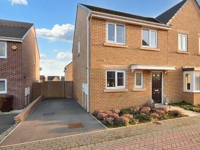 House for sale in Horbury, West Yorkshire