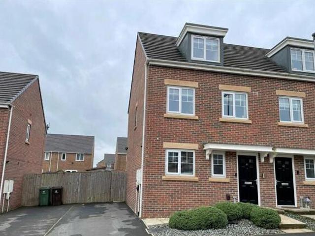 House for sale in Horbury, West Yorkshire