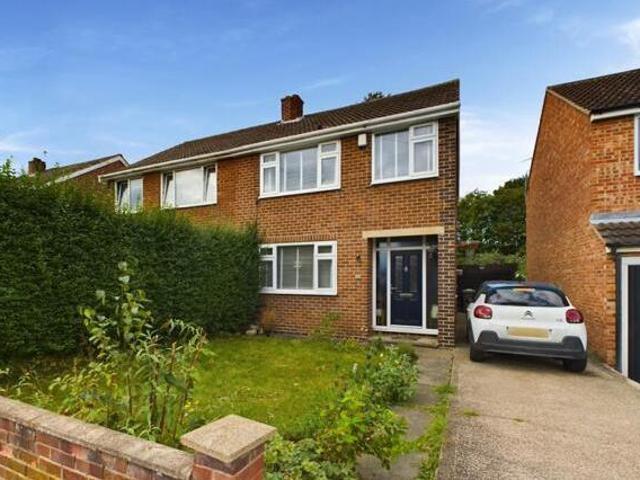 House for sale in Walton, West Yorkshire