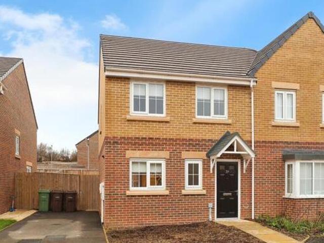 House for sale in Horbury, West Yorkshire
