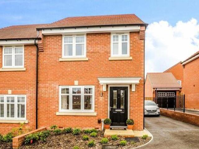 House for sale in City Fields, West Yorkshire