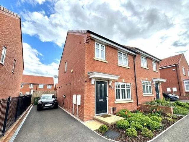 House for sale in City Fields, West Yorkshire