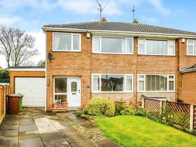House for sale in Wrenthorpe, West Yorkshire