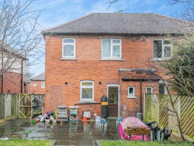House for sale in Wrenthorpe, West Yorkshire