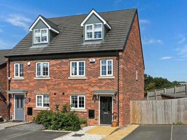 House for sale in Wrenthorpe, West Yorkshire