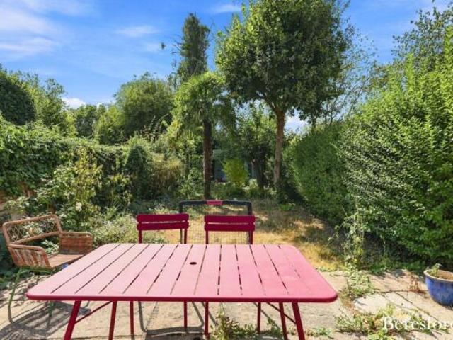 Farm for sale in Navestock Side