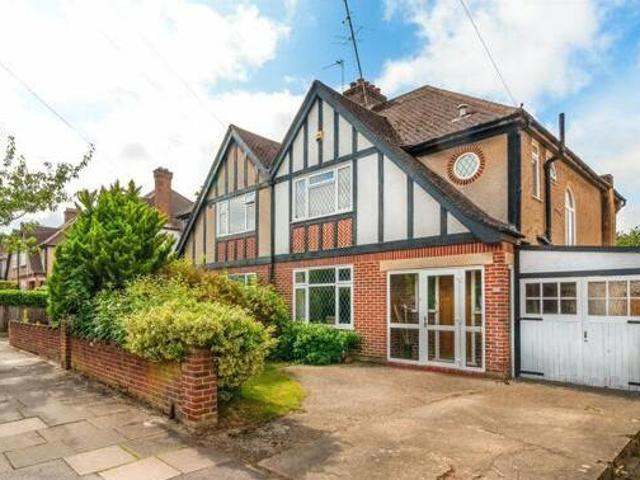 House for sale in Cassiobury Estate, Watford