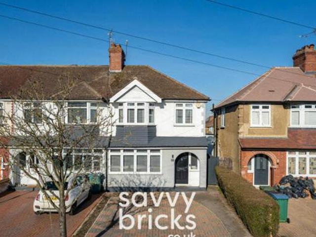 House for sale in Kingswood, Watford