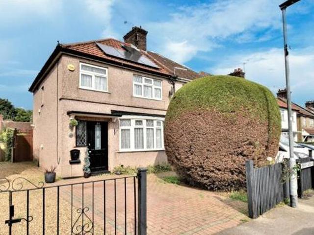 House for sale in Garston, Watford