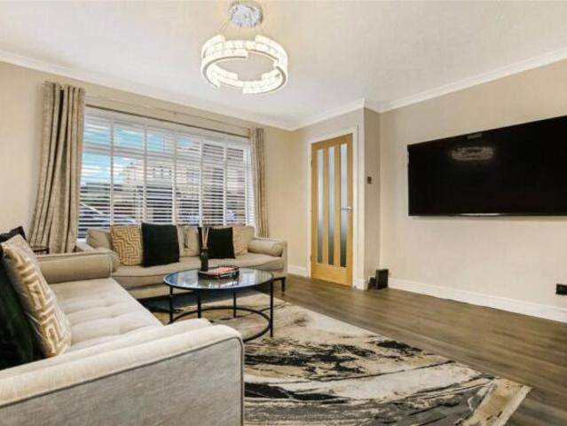 Farm for sale in Darnley, Scotland