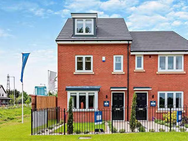 House for sale in Garden City