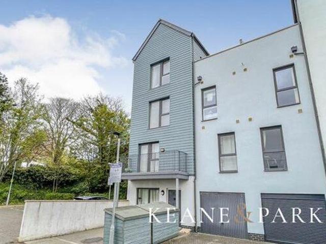 House for sale in Follaton, Strode