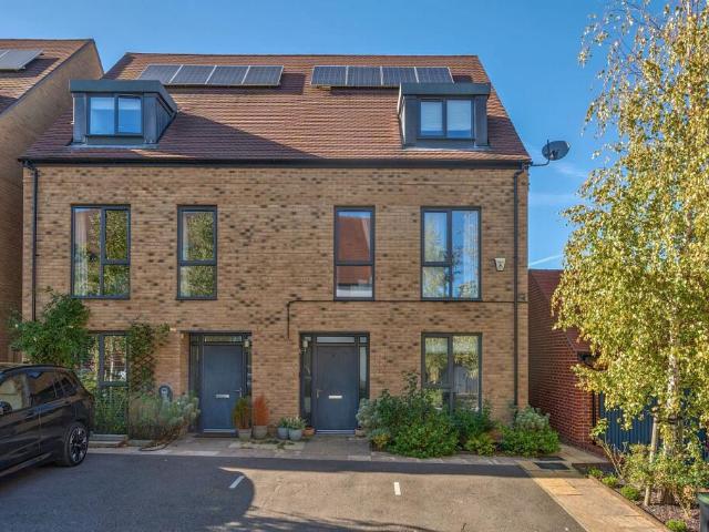 Farm for sale in London Borough of Croydon, Cat Hill