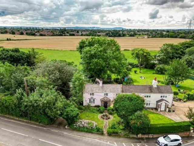 House for sale in Widnes, Liverpool City Region