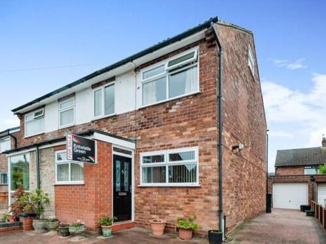 House for sale in Widnes, Liverpool City Region