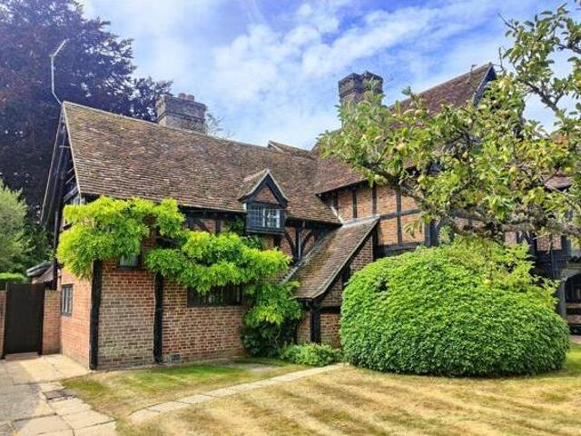 House for sale in Hampshire