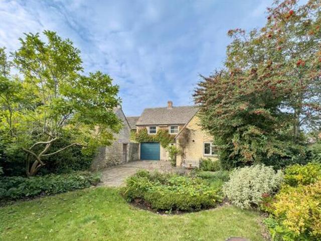 House for sale in Witney, West Oxfordshire