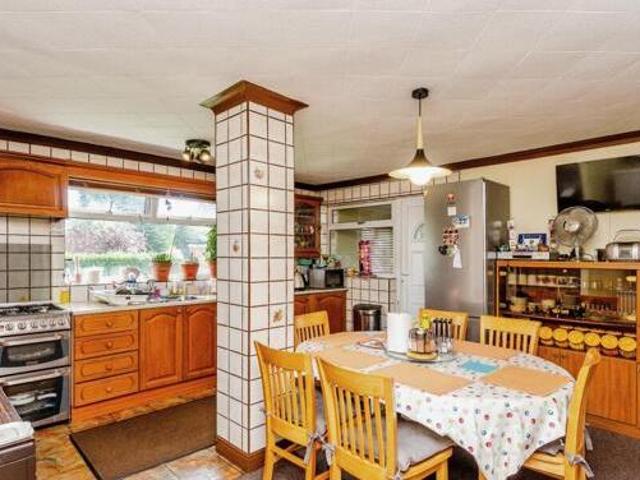 House for sale in Fallings Park, Park Village