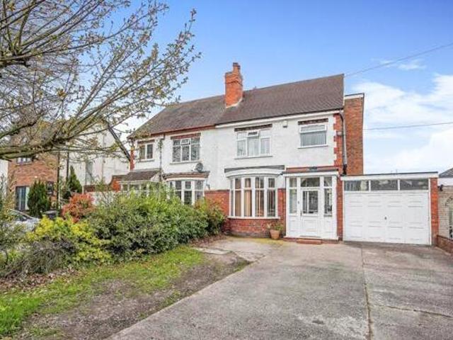 House for sale in Wood End, Park Village