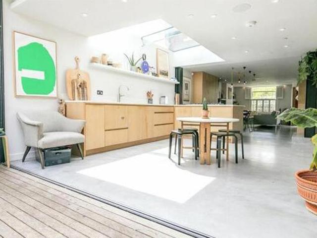 House for sale in Whisstocks Place, Eastbridge