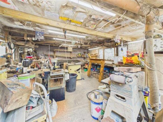 Farm for sale in Follaton, Strode