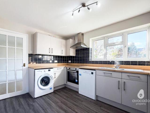 Farm for sale in Tilehurst, Reading