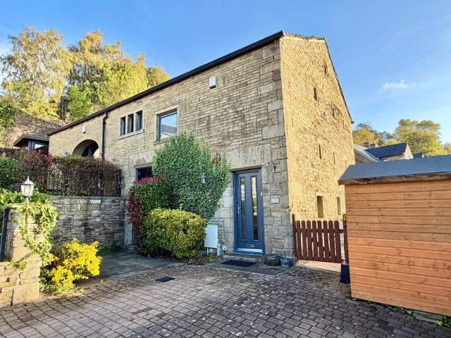 House for rent in Barwood, Calderdale