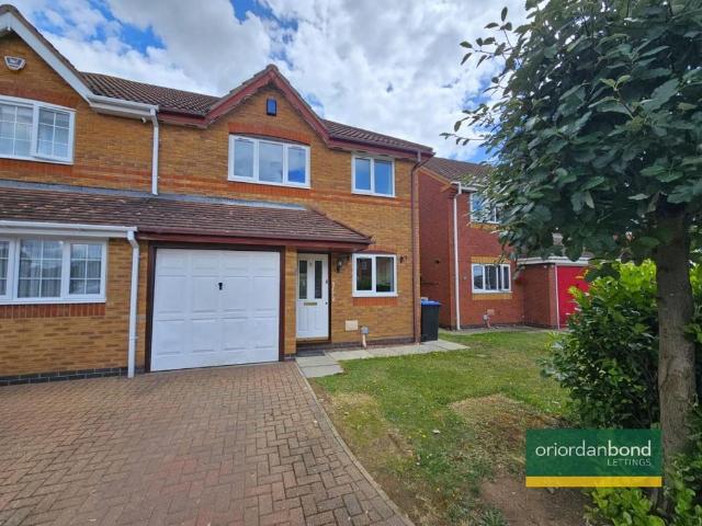 House for rent in East Hunsbury, Far Cotton