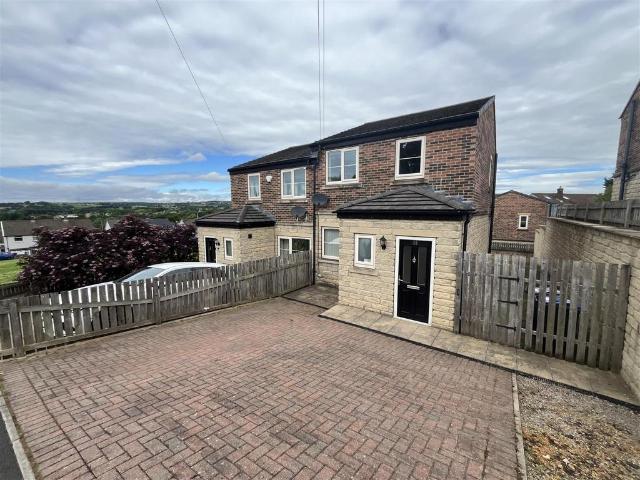 House for rent in Lower Wyke, West Yorkshire