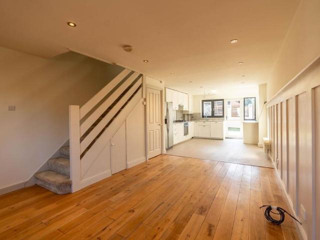 House for rent in New Southgate, Greater London