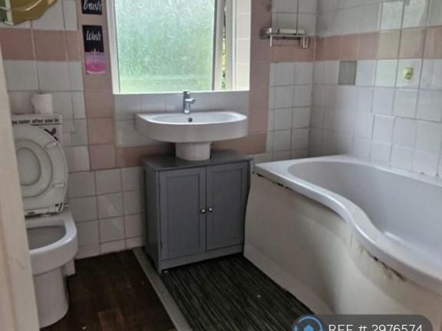 House for rent in Huddersfield, West Yorkshire