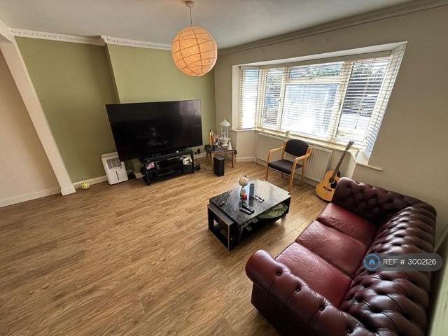 House for rent in Gould's Green, Greater London