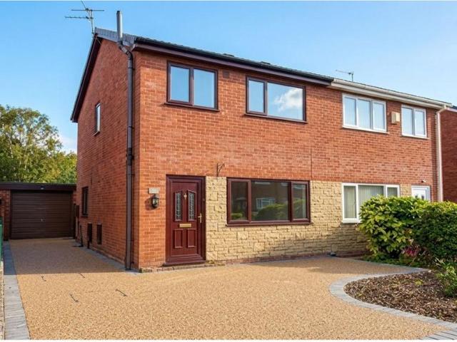 House for rent in Coupe Green, Firbank