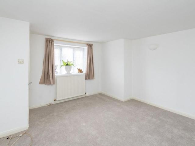 House for rent in Pachesham Park, Surrey