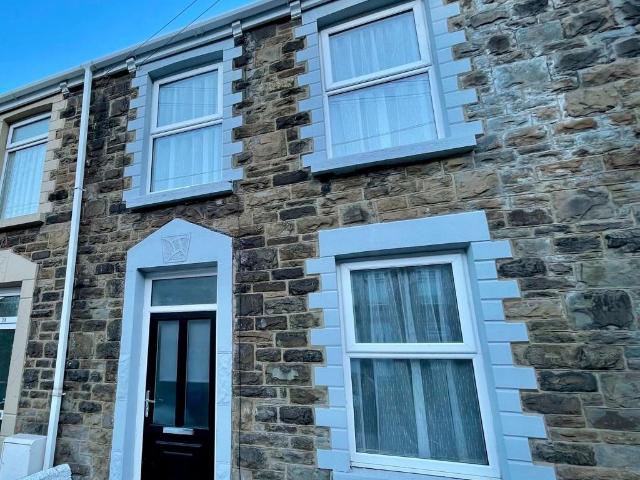 House for rent in Nangreaves, Wales