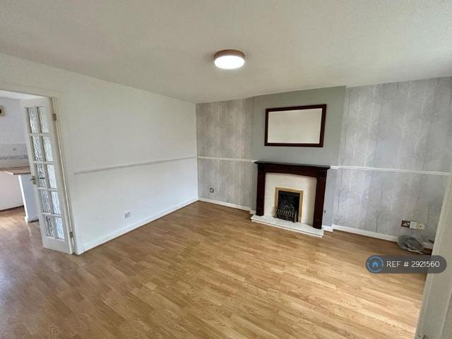 House for rent in Calderstones
