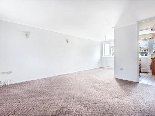 House for rent in Ickenham, Greater London