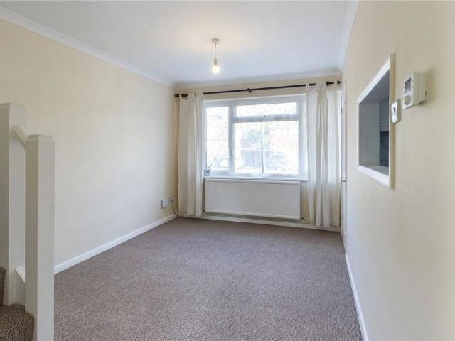 House for rent in Ryeish Green, Spencers Wood
