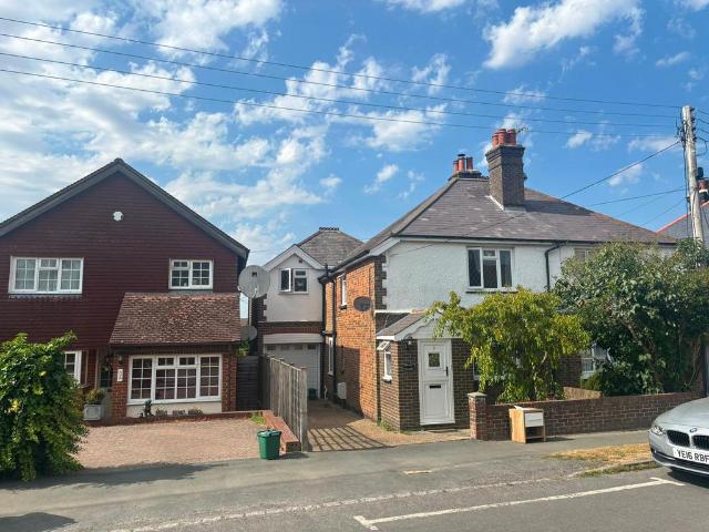 House for rent in Perryfields, West Sussex