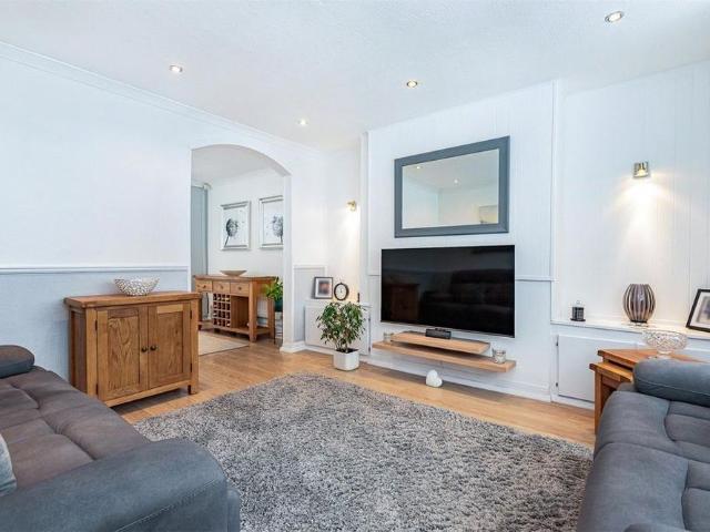 House for rent in Cowley Airfield, The Slade